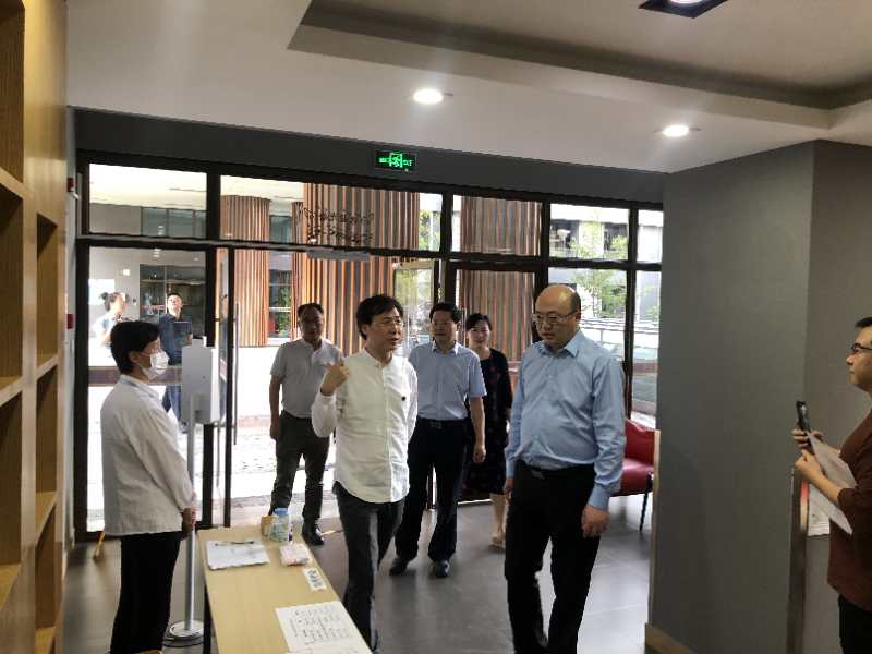 开学工作检查4.jpg