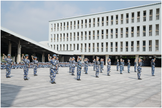 军训结营式3.png